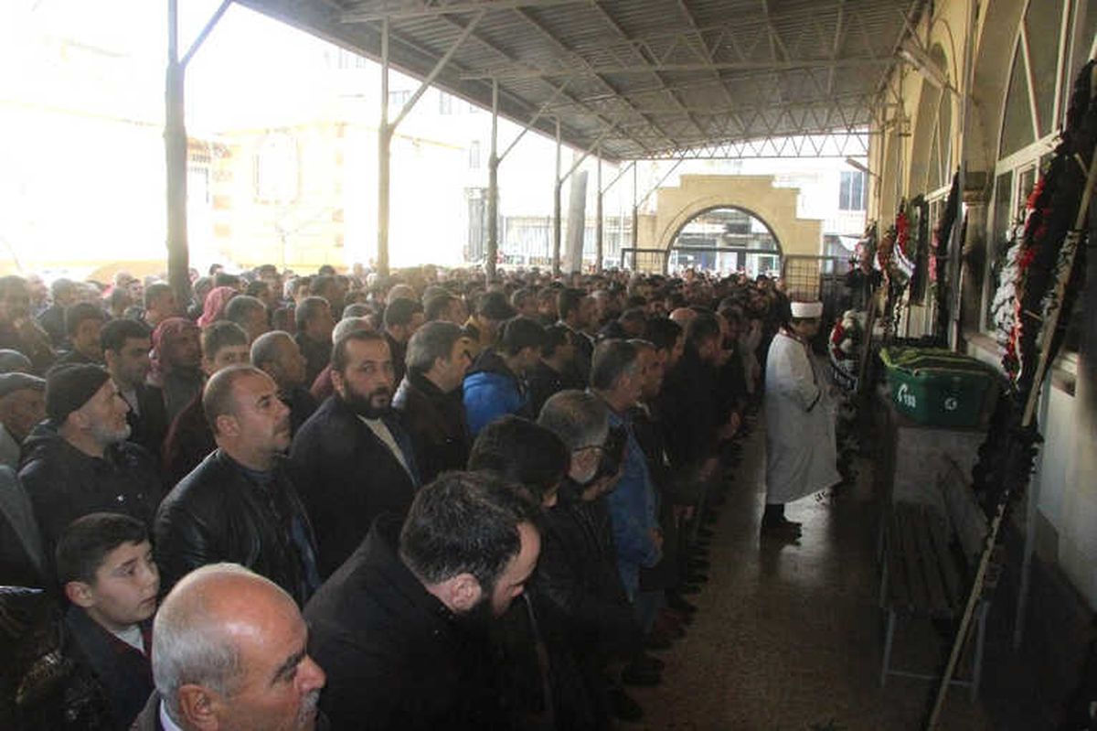 Gazeteci Özkaya\'nın Babası Defnedildi