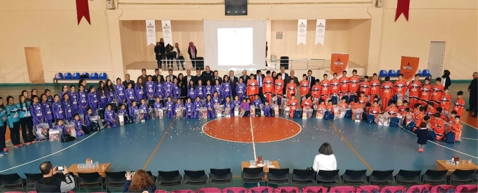 Hayata Smaç\' Projesi 375 Öğrenciyi İlk Kez Sporla Tanıştırdı