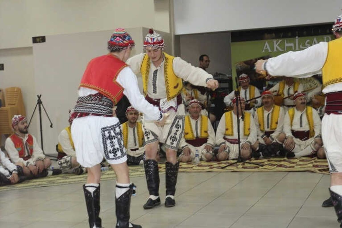 Akhisar\'daki Balıkesirlilerden \'Barana Gecesi\'ne Yoğun İlgi