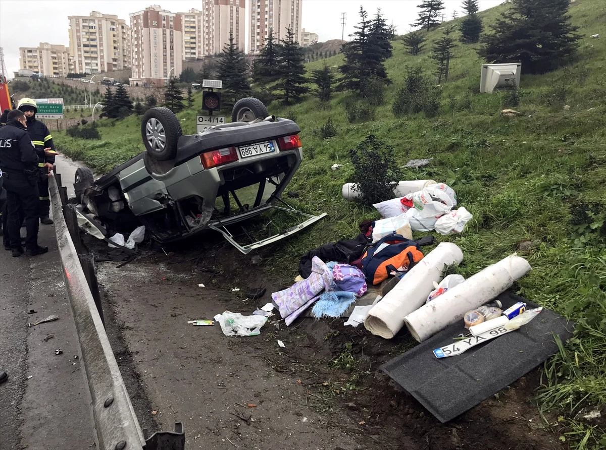 Anadolu Otoyolu\'nda Trafik Kazası: 2 Yaralı