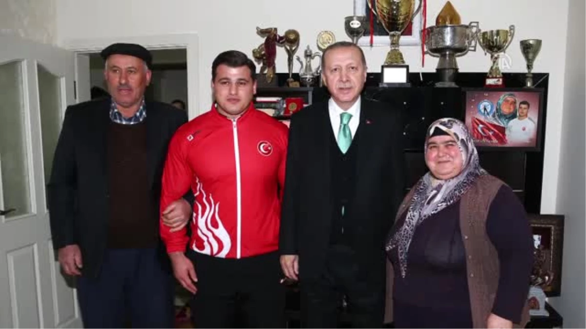 Cumhurbaşkanı Erdoğan\'dan Milli Güreşçi Rıza Kayaalp\'e Ziyaret (2)