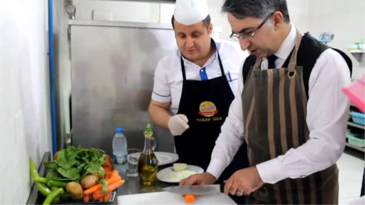Geleneksel Türk Mutfağı İçin Havran Kaymakamı Aydın Mutfağa Girdi