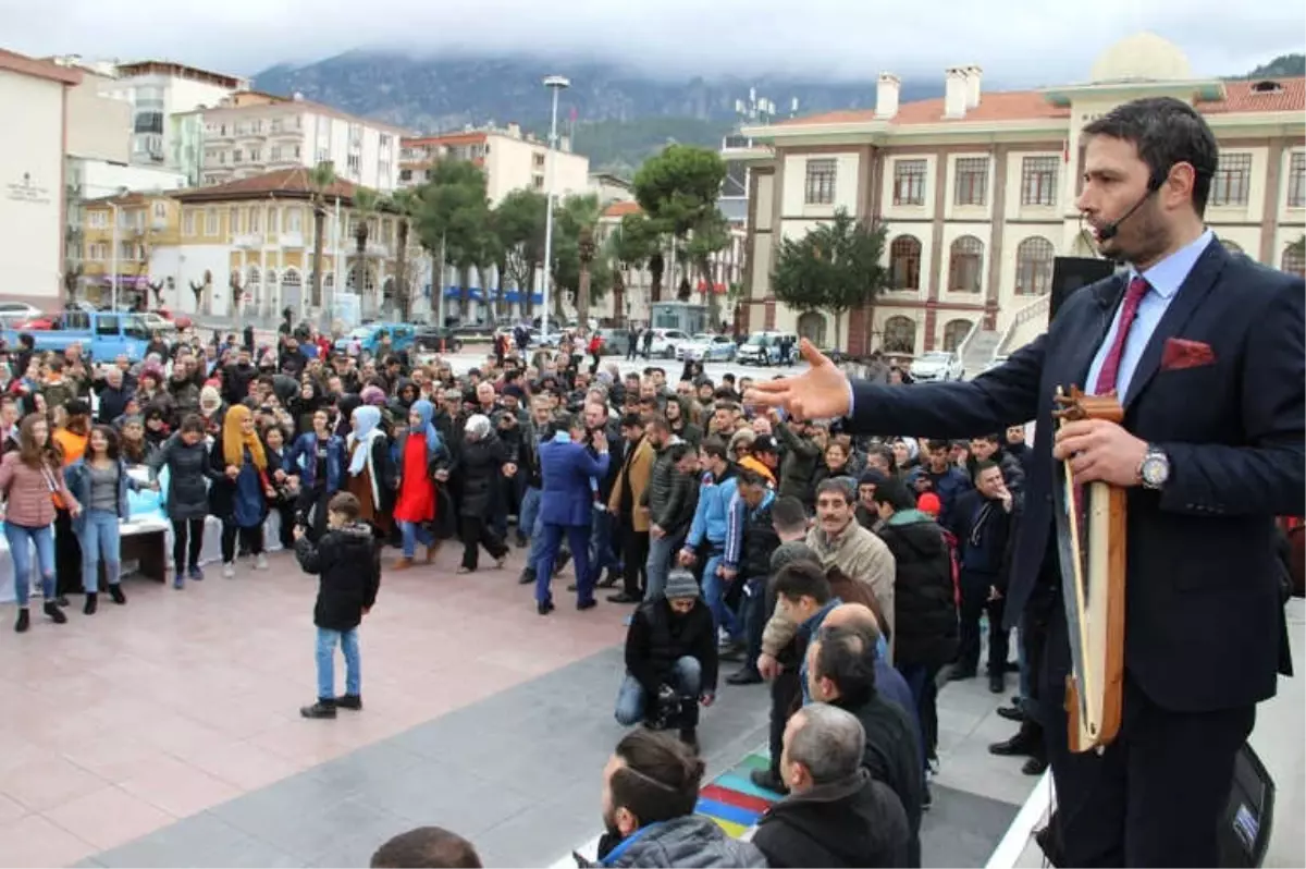 Manisalılar Horona ve Hamsiye Doydu