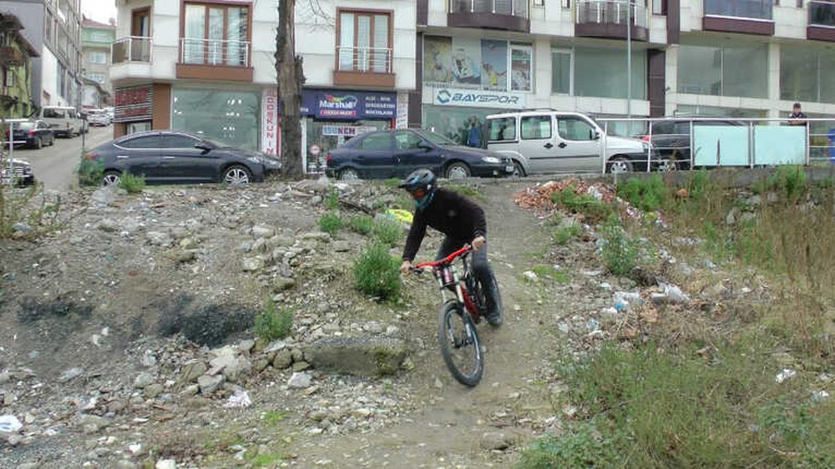 Downhill Sporunu İnternet Üzerinden Seyrederek Öğrendi, Türkiye Şampiyonu Oldu