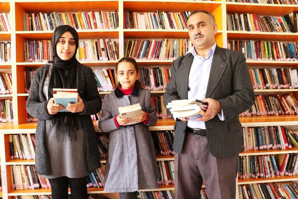 Kitap Bağımlısı Aile Bir Yılda 2 Bin Kitap Okudu