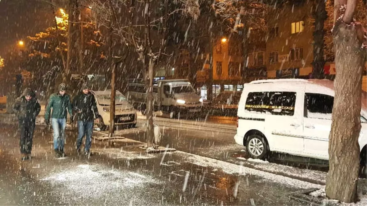 Tatvan Yeniden Beyaza Büründü