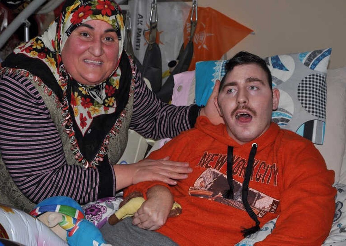 Umut\' Yoğun Bakımda