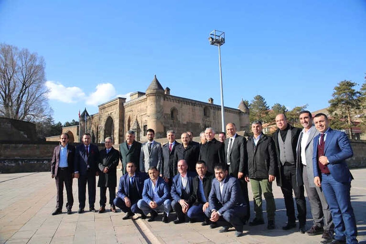 Vali Ustaoğlu, Misafirlerine Bitlis\'i Gezdirdi