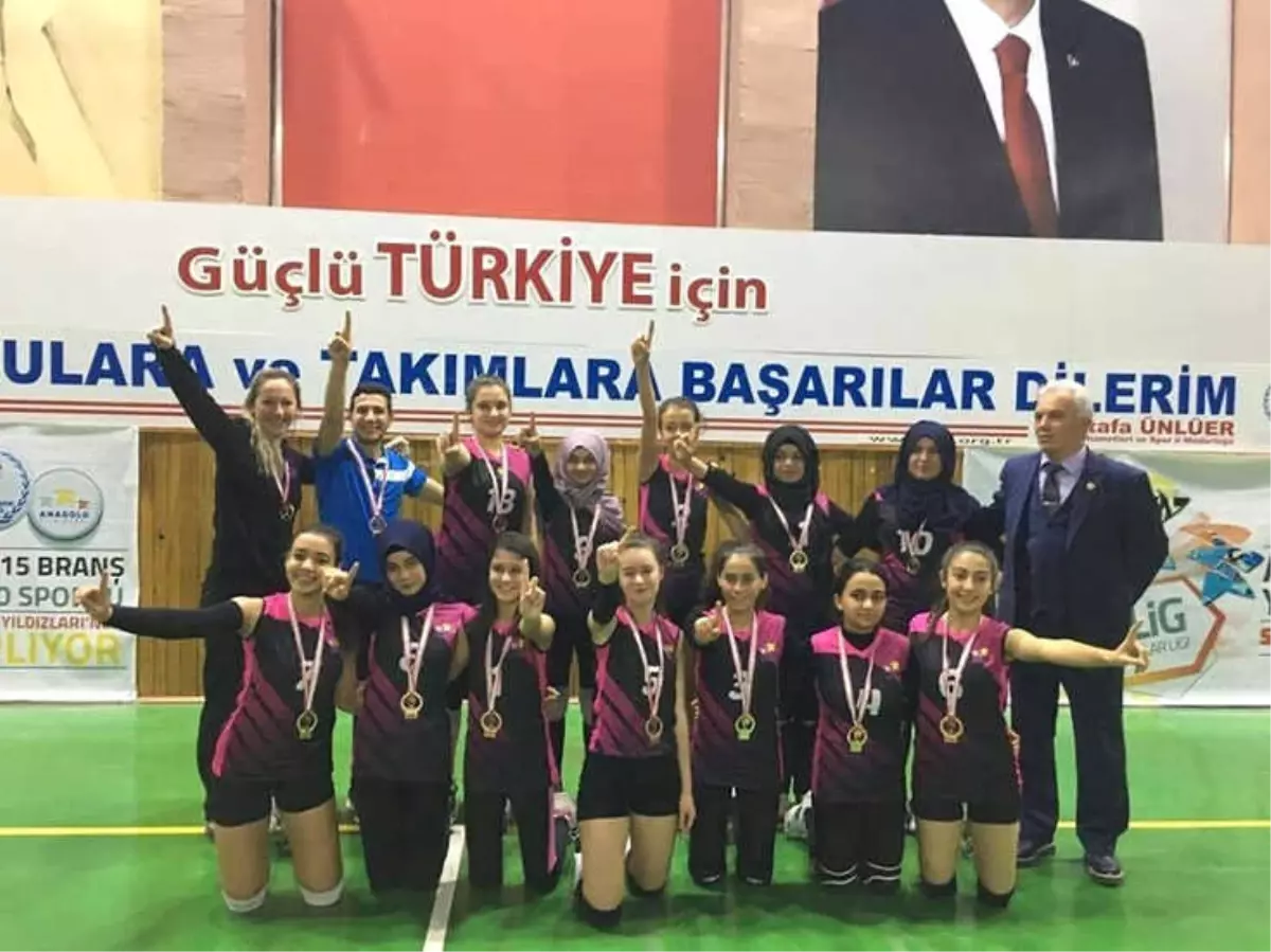 Analig Voleybol Grup Müsabakaları Nevşehir\'de Düzenlendi