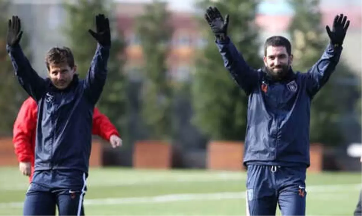 Arda Turan, Medipol Başakşehir ile İlk Antrenmanına Çıktı