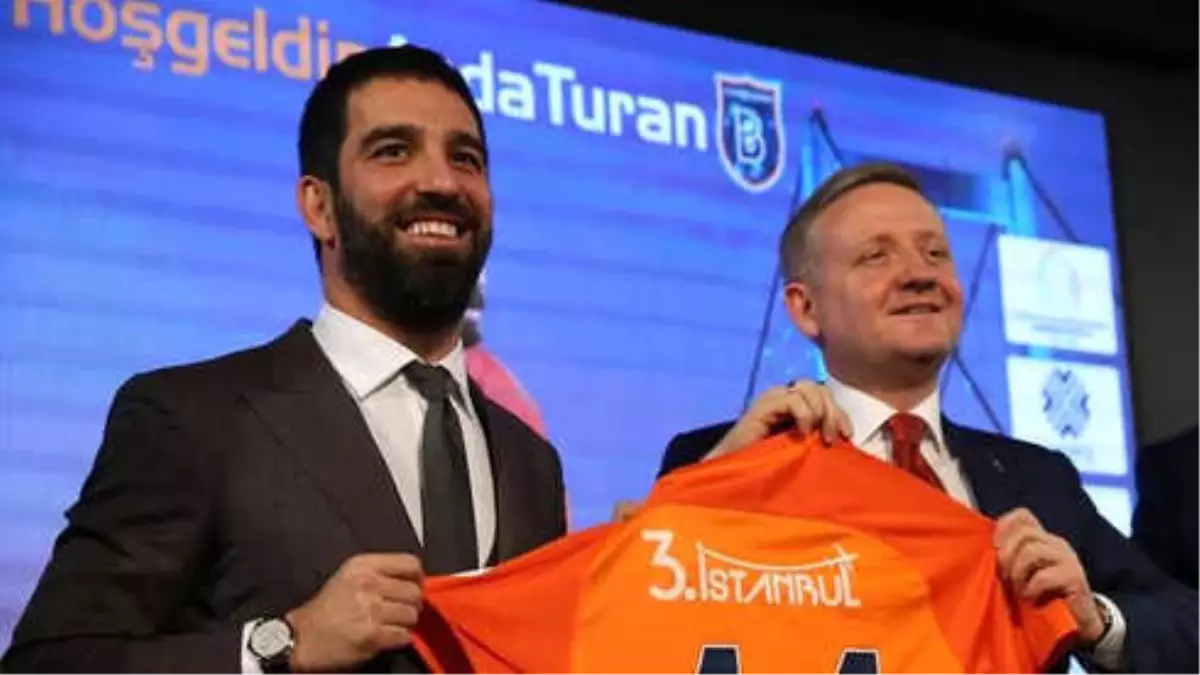 Arda Turan Resmen Medipol Başakşehir\'de