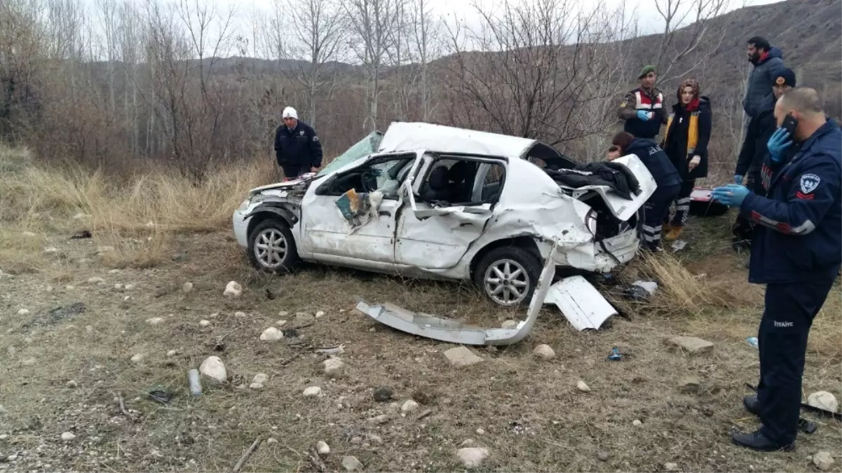 Cenaze Yolunda Korkunç Kaza: 2 Ölü, 3 Yaralı