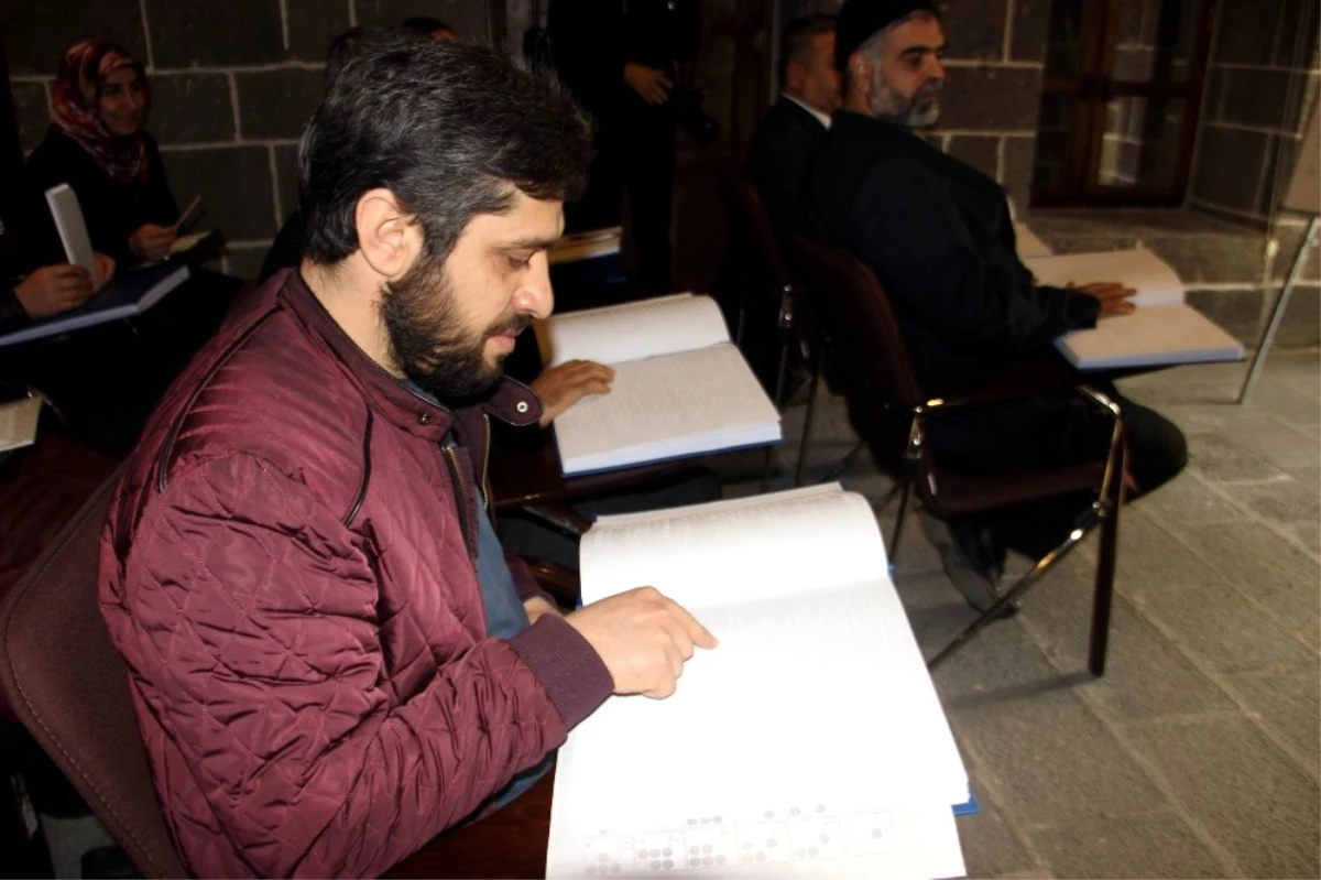 Diyarbakır\'da 16 Din Görevlisi Görme Engelliler İçin Braille Alfabesi Öğrendi