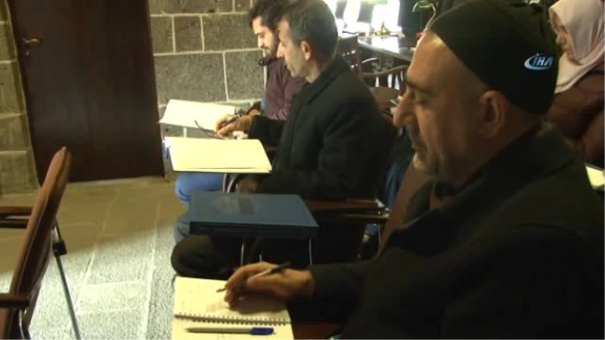 Diyarbakır\'da 16 Din Görevlisi Görme Engelliler İçin Braille Alfabesi Öğrendi