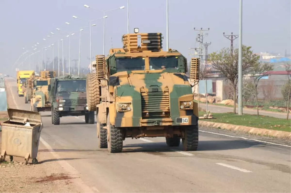 Hatay Sınırına Askeri Sevkiyat Devam Ediyor