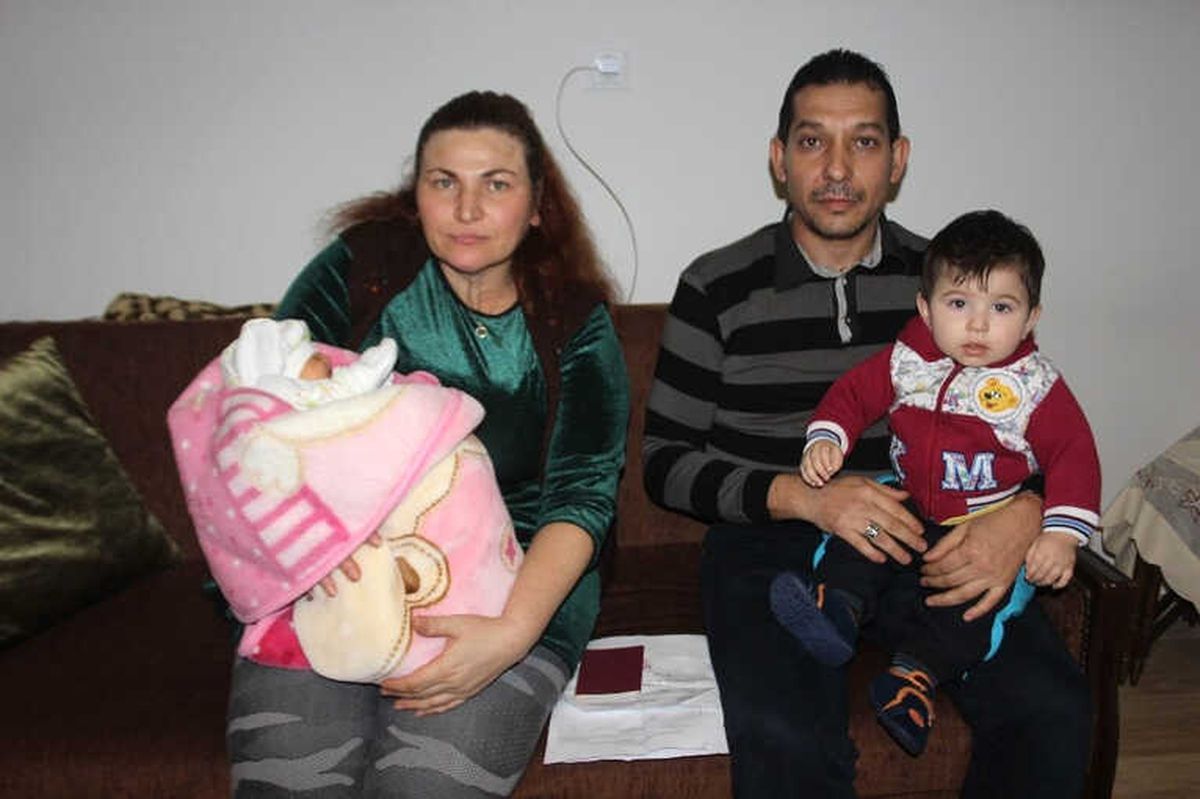 İnternetten Tanışıp Yuva Kuran Bulgar Anne ile Türk Baba\'nın Çaresizliği