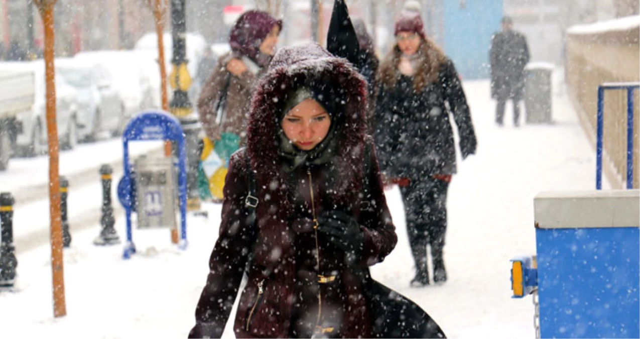 İstanbul\'a Bir Türlü Gelemeyen Kar için Yeni Tarih! 20 Ocak\'tan Sonra Geliyor, Günlerce Sürecek