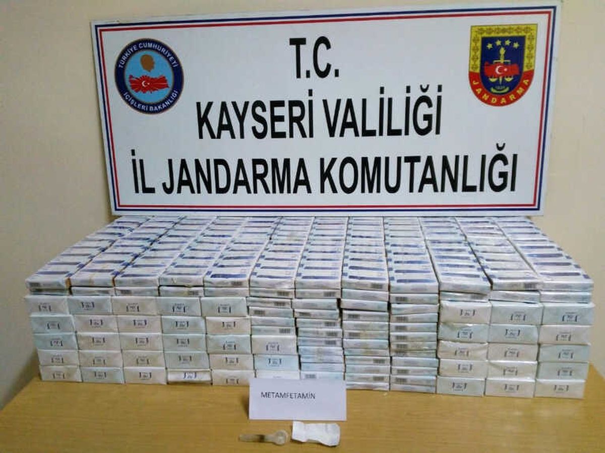 Jandarmadan Kaçak Sigara ve Uyuşturucu Operasyonu