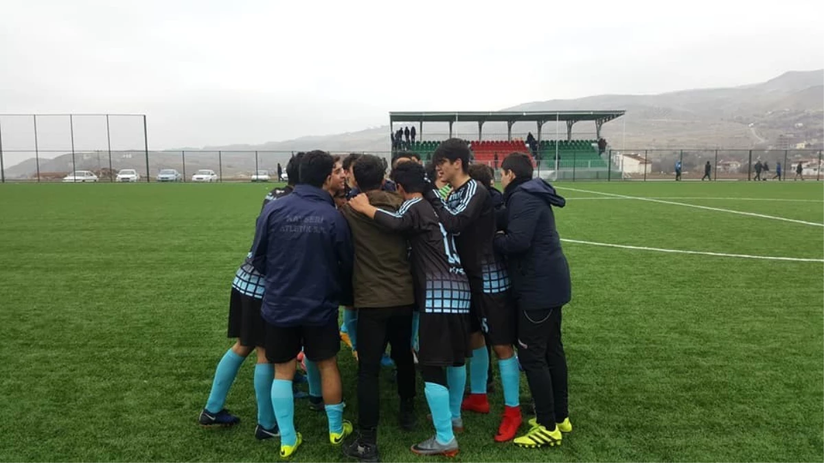 Kayseri Osb Teknik Koleji Atletikspor Futbol Takımı Playoff\'lara Kalcı