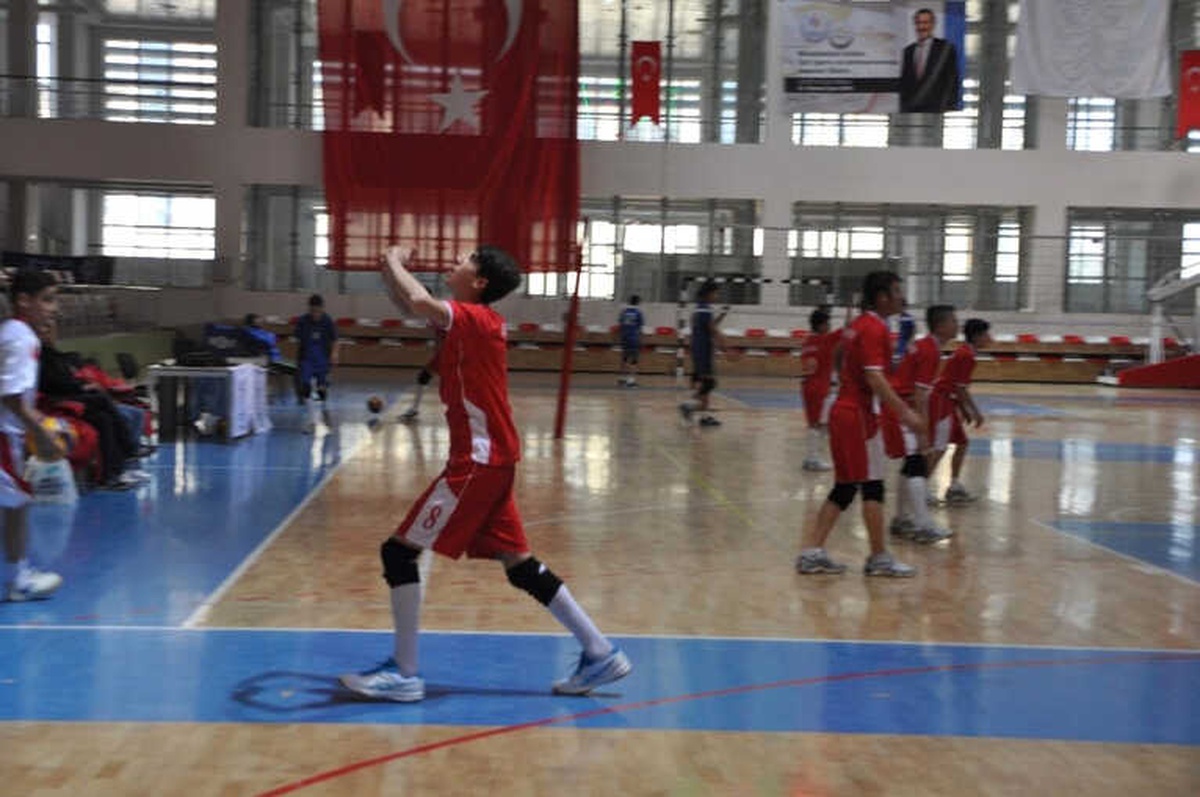 Muş\'ta Anadolu Yıldızlar Ligi Voleybol Grup Müsübakaları