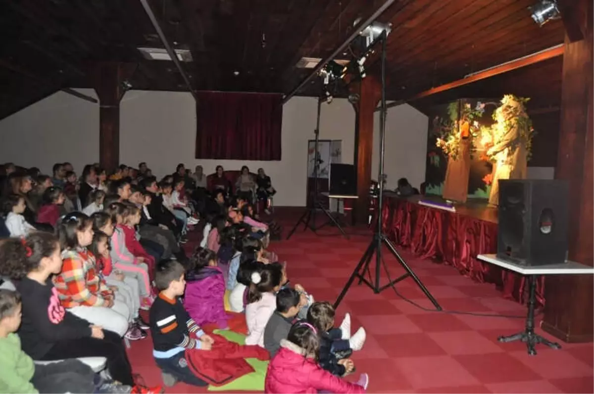 Sömestir Boyunca Çocuklar İçin Tiyatro Oyunları