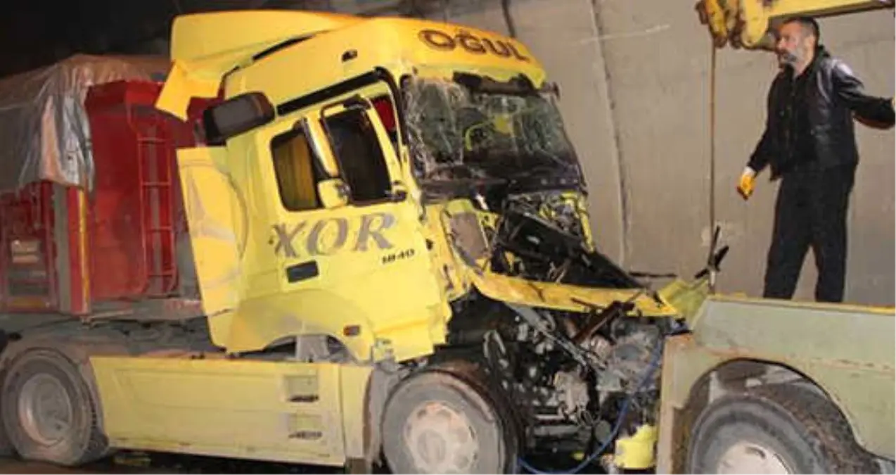 TEM\'de 12 Araç Birbirine Girdi, 10 Kilometre Kuyruk Oluştu