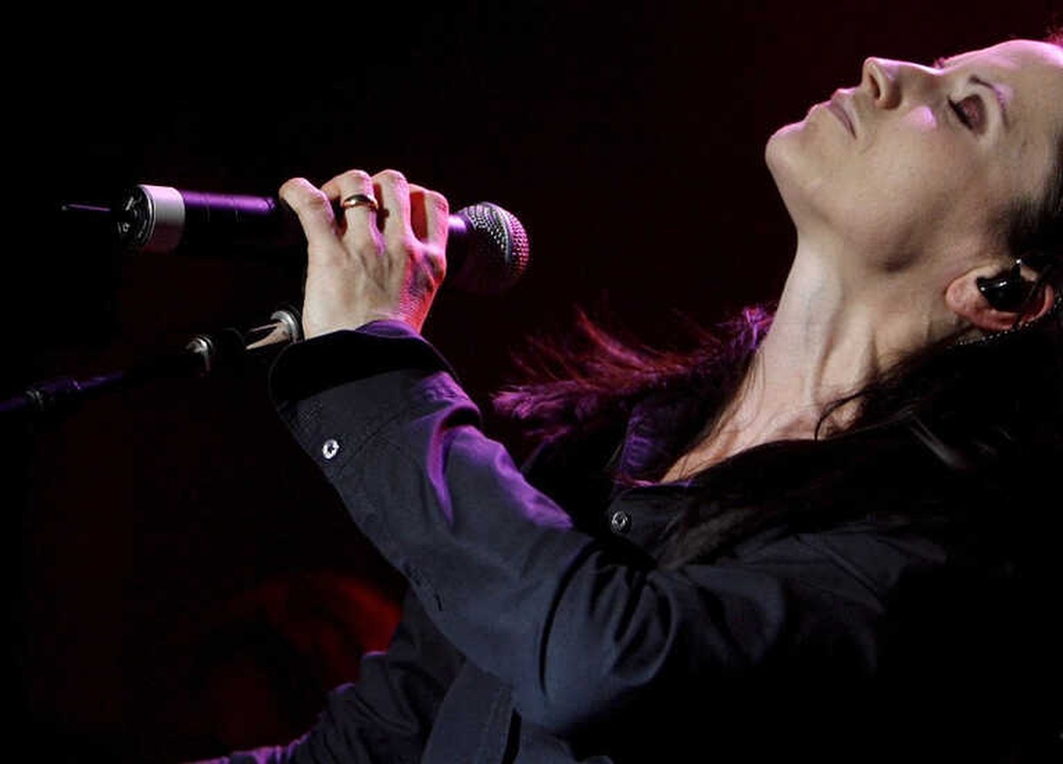 The Cranberries\'in Solisti Dolores O\'riordan Hayatını Kaybetti