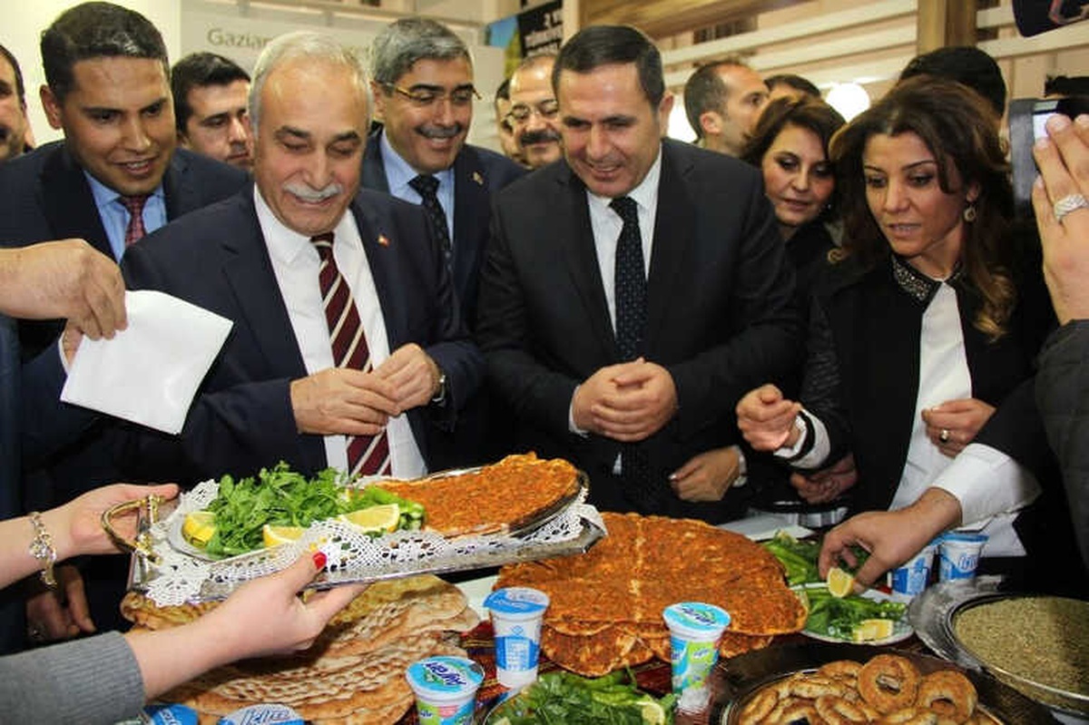 Bakan Fakıbaba\'ya, Gaziantep\'in Tescilli Ürünleri Tanıtıldı