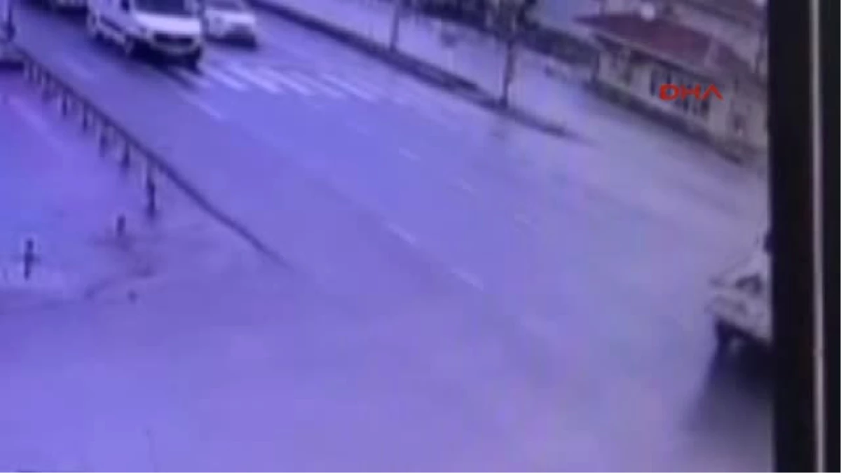Karaman-1 Kişinin Öldüğü Kaza Güvenlik Kamerasına Yansıdı