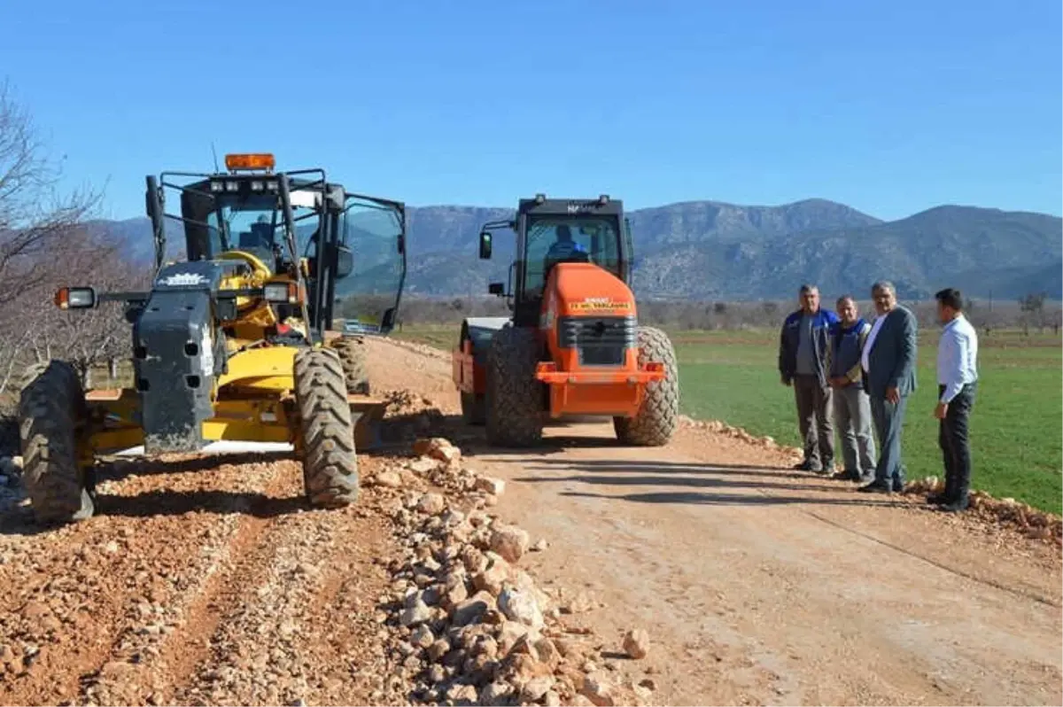 Korkuteli Ballık Yolunda Altyapı Çalışması