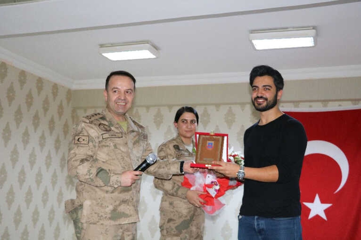 Mehmetçik Yusuf Güney ile Moral Depoladı