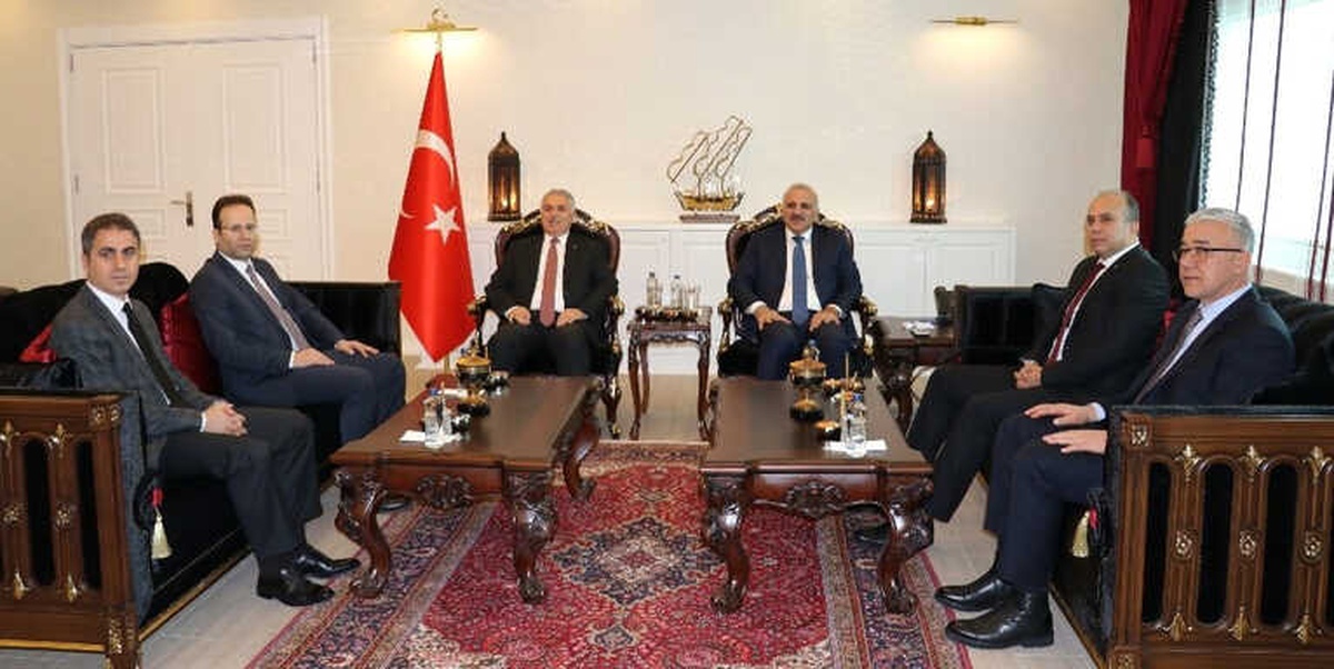 Muş Valisi Yıldırım\'dan Vali Zorluoğlu\'na Ziyaret