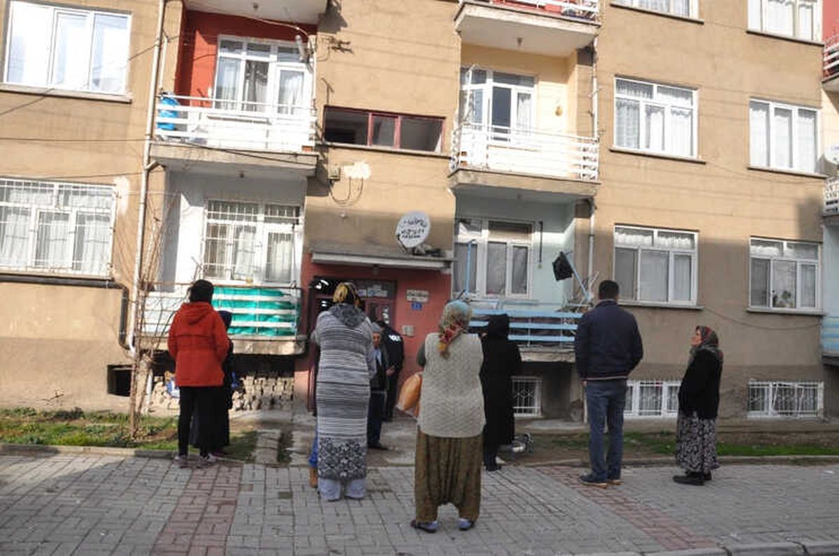 Patlayan Piknik Tüpü 8 Daireye Hasar Verdi