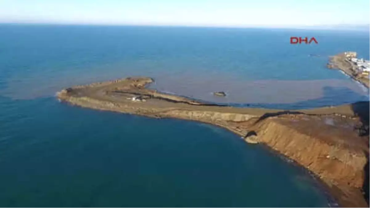 Rize Artvin Havalimanı İnşaatına Günde 20 Bin Ton Taş Dökülüyor