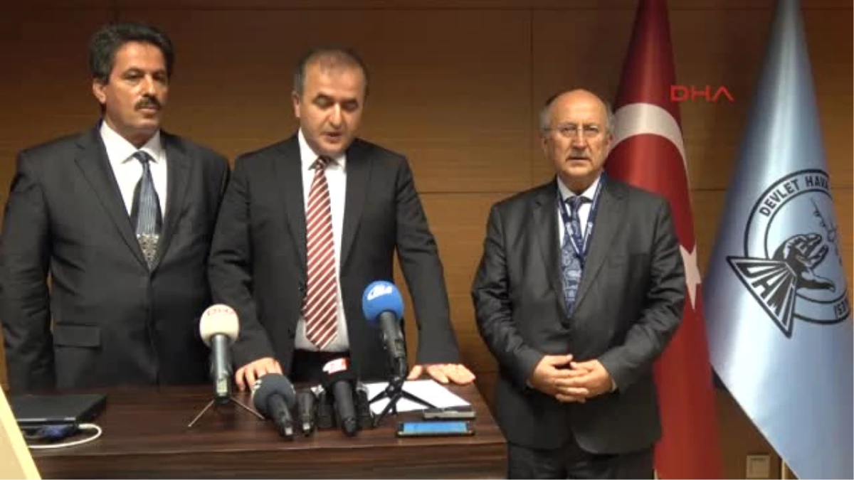 Trabzon\'da Pistten Çıkan Uçak 1.5 Metre Daha Denize Kaydı