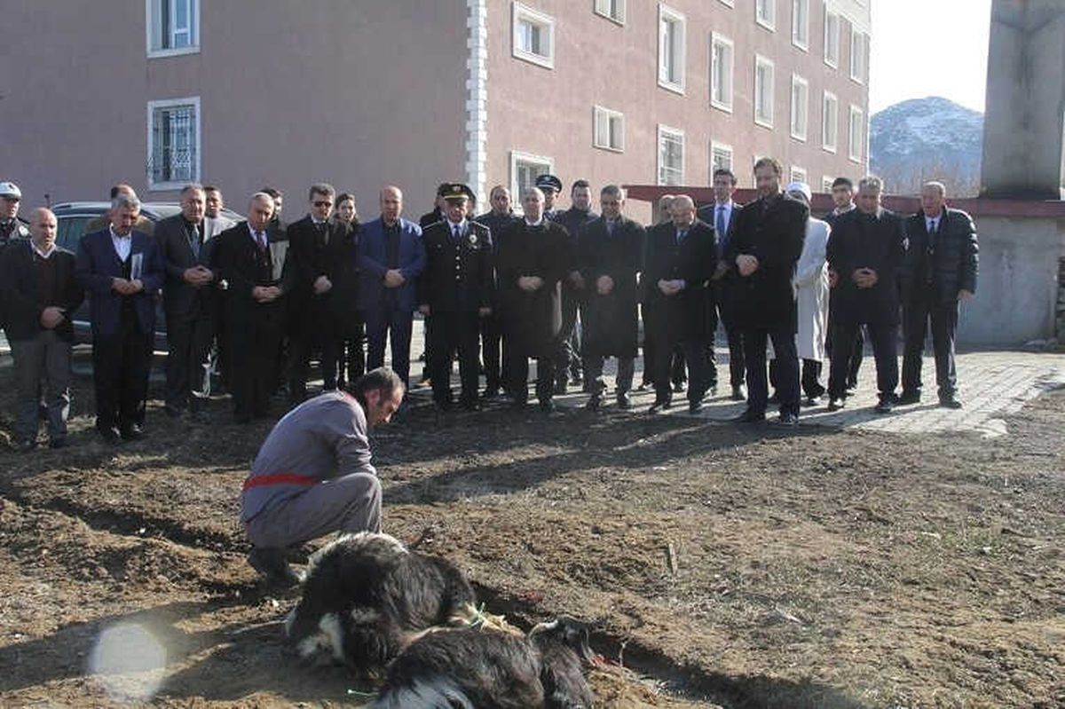 Vali Ustaoğlu\'ndan Kur\'an Kursuna Ziyaret