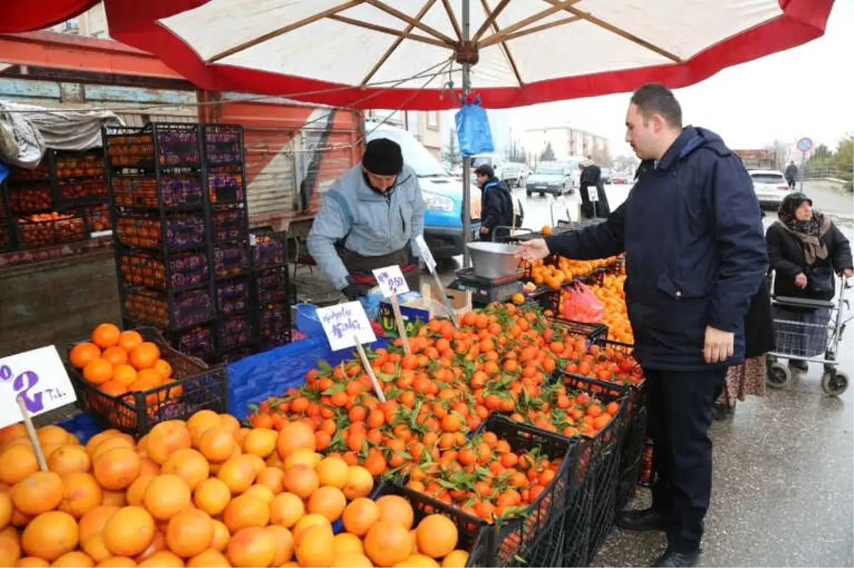 Zabıta Ekiplerinden Donmuş Sebze Meyve Kontrolü