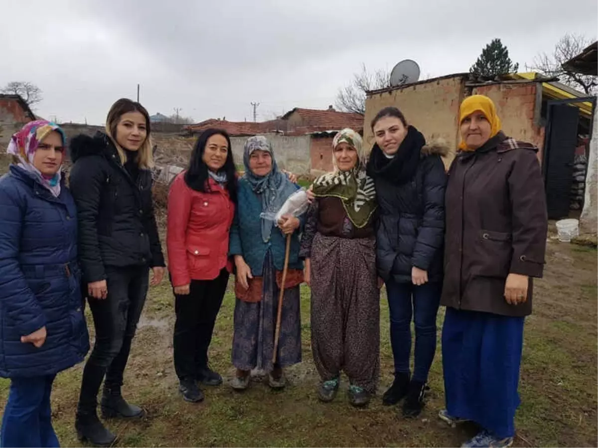 Ak Kadınlar Köylerde