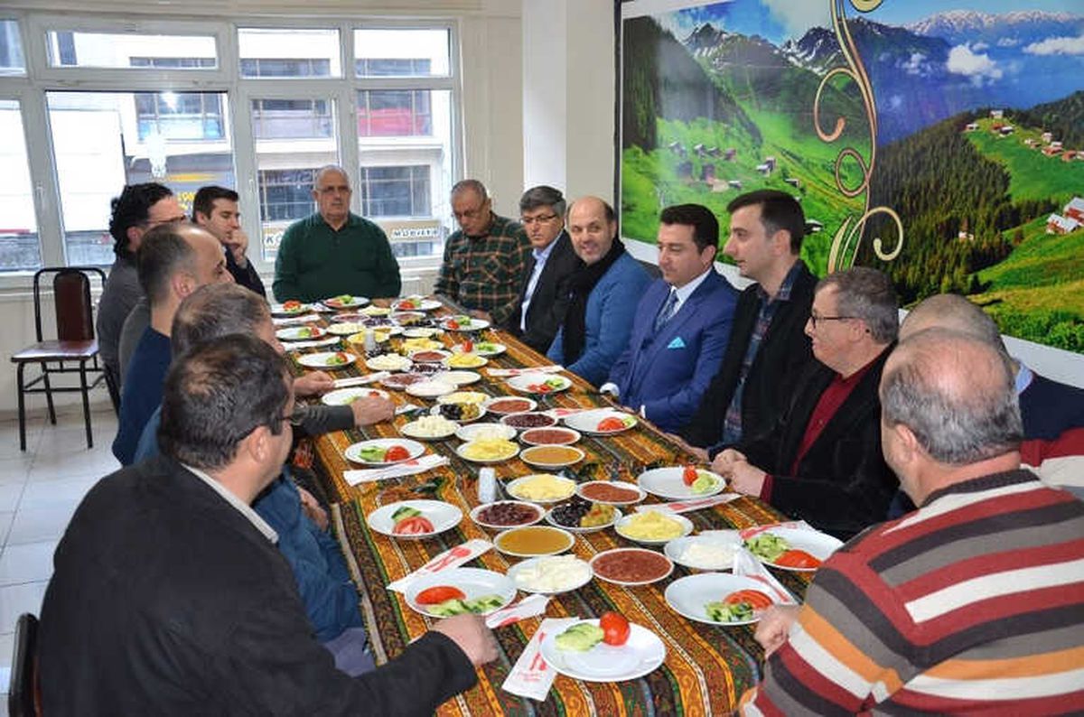 Başkan Bakıcı Karadenizliler Derneği ile Bir Araya Gelerek Yöresel Lezzet Mıhlamanın Tadına Baktı