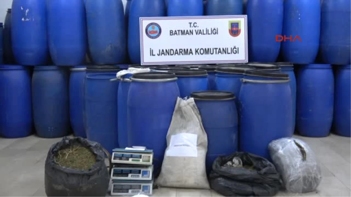 Batman\'da Bir Köy Evinde 228 Kilo Esrar Ele Geçirildi