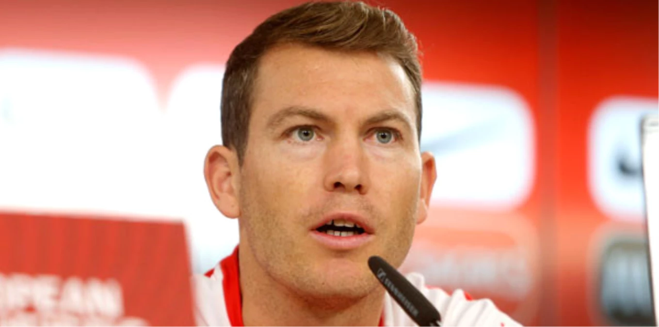 Beşiktaş\'ta Lichtsteiner Sürprizi!