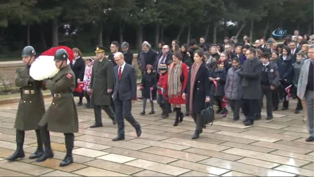 Birleşik Krallık Büyükelçisi Dominick Chilcott, Göreve Başlamasının Ardından Anıtkabir\'i Ziyaret...