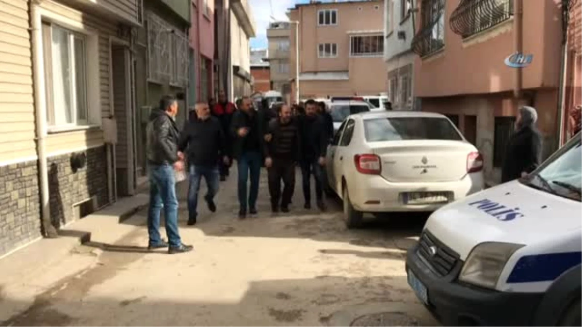 Bursa\'da Suriyeli Kadın, 6 Yerinden Bıçaklanarak Öldürüldü