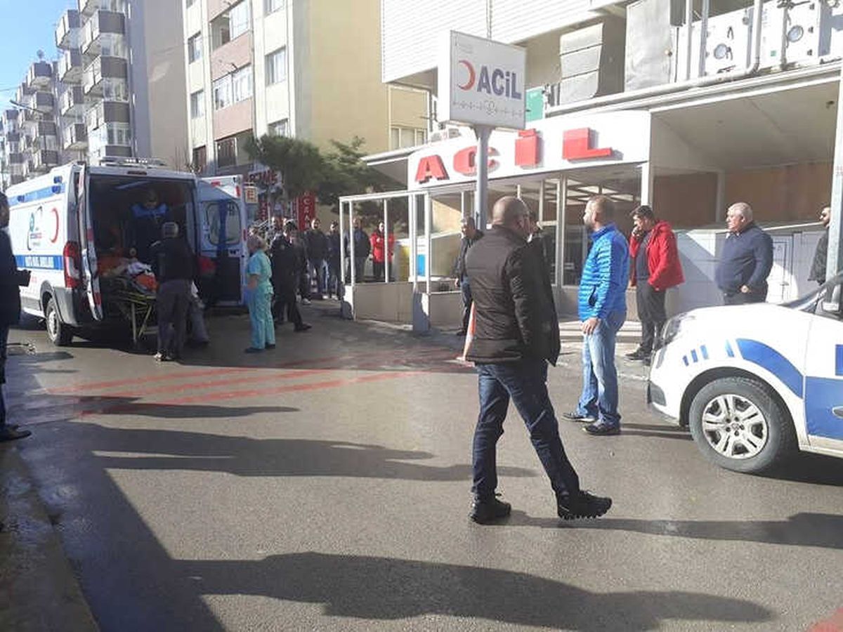 Evinin Çatısından Düşerek Hayatını Kaybetti