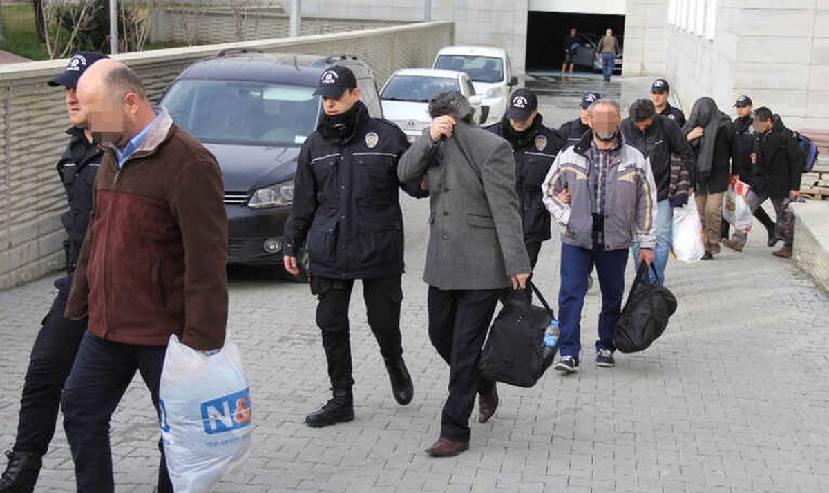 Fetö\'den Gözaltına Alınan 23 Öğretmen Adliyeye Sevk Edildi