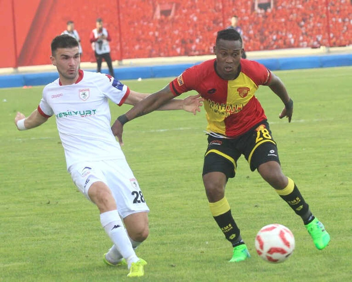 Göztepe, Segbefia\'yı Gönderdi