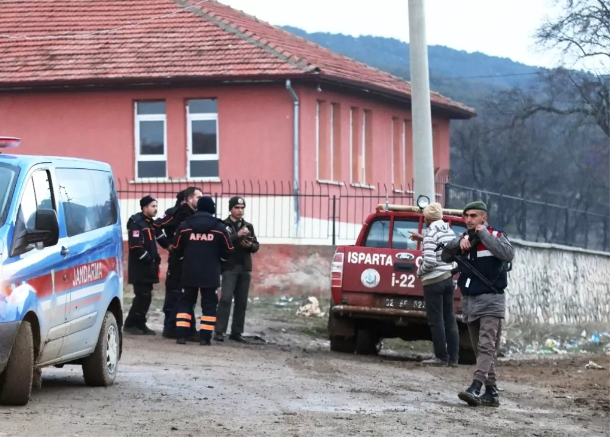 Isparta\'da Düşen Askeri Uçağın Enkazındaki İncelemeler Sürüyor