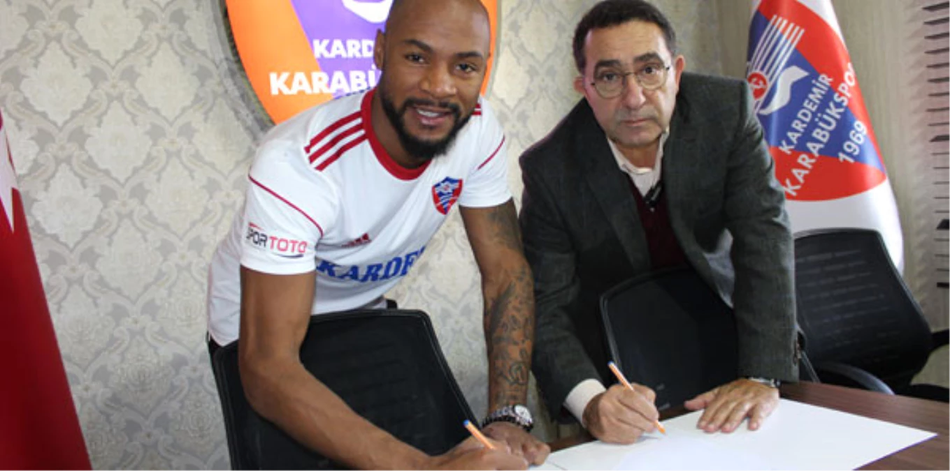 Karabükspor, Leandrinho ile 1.5 Yıllık Sözleşme İmzaladı