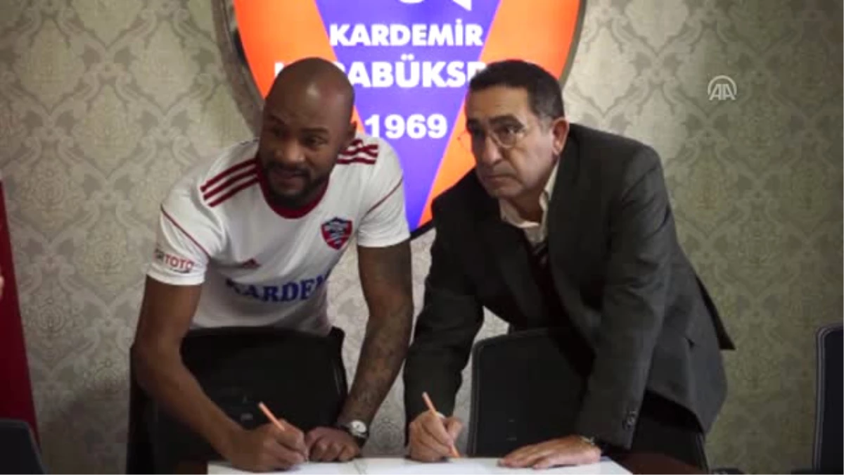 Kardemir Karabükspor\'da Transfer - Dos Martires\'in İmza Töreni