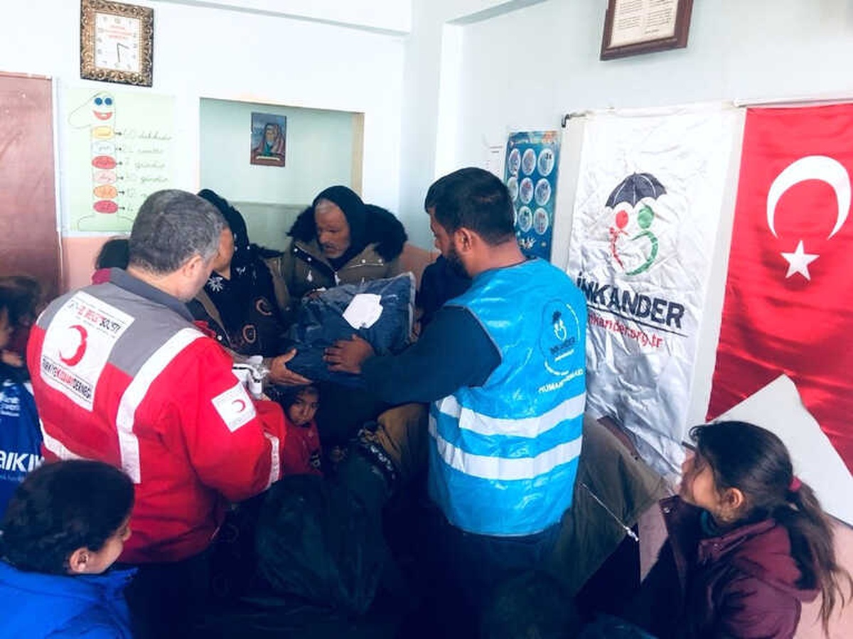 Kırsalda Eğitim Gören Öğrencilere Kıyafet Yardımı